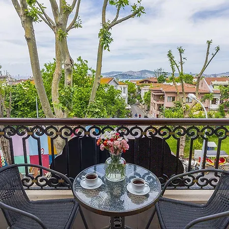 Hotel No2 By Suekrue 2*