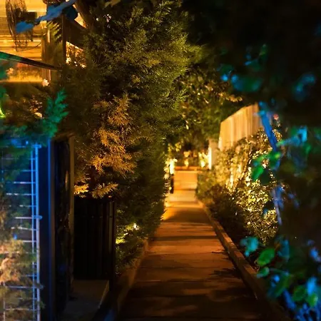 Hotel No2 By Suekrue 2*