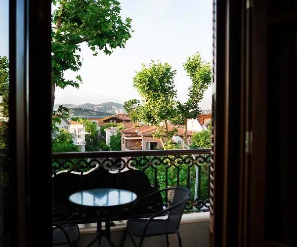 No2 By Suekrue Hotel